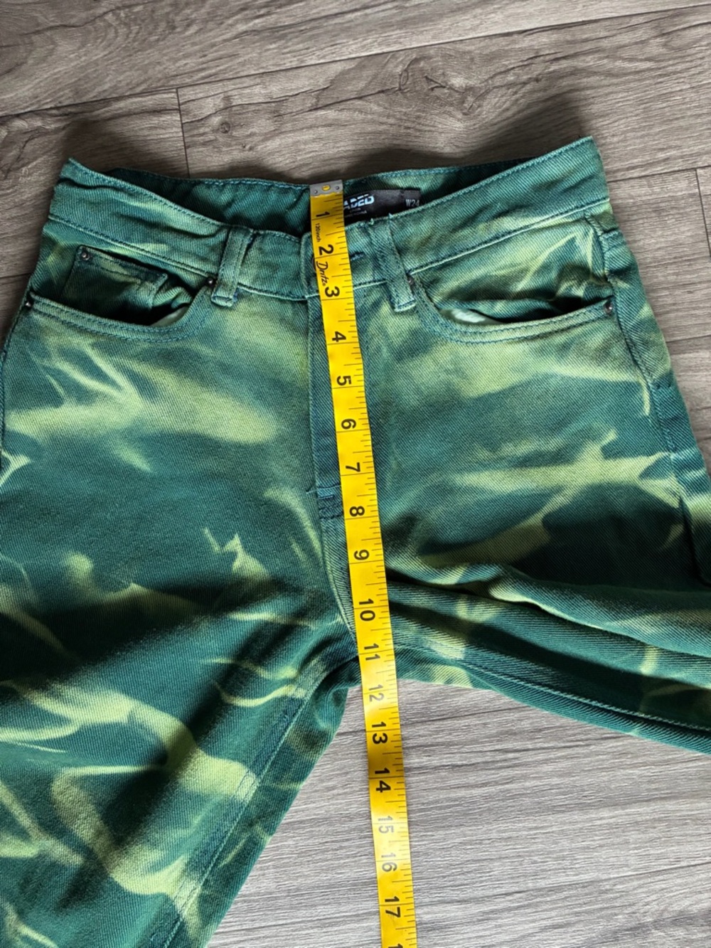 Jaded London Green Abstract
Swirl Jeans Y2K Streetwear
Boyfriend Fit. Size W24. - Picture 6 of 16